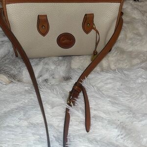 Vintage Dooney and Bourke Classic Satchel  R29 or R10 also known as (Doctor Bag)